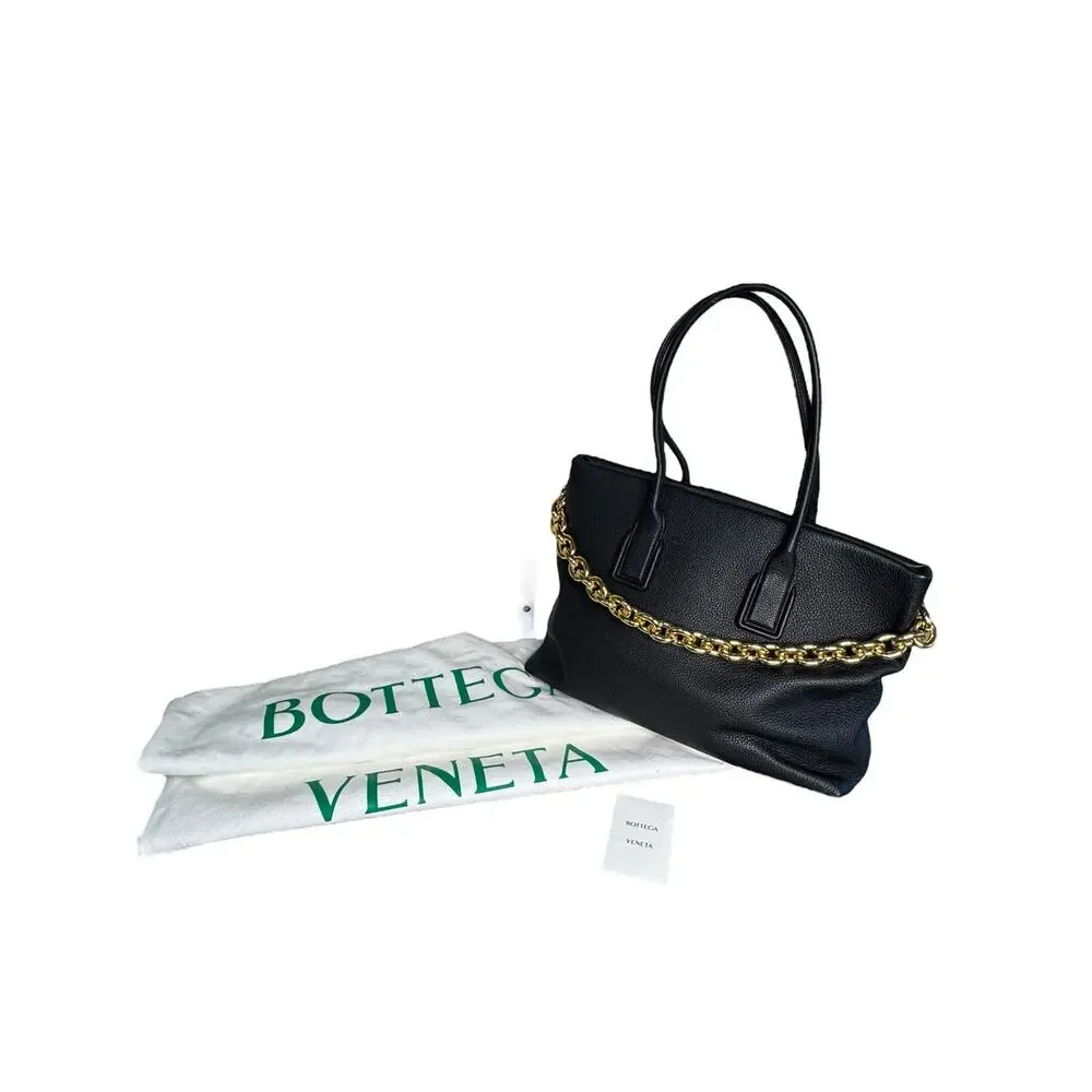 Bottega Veneta Large Saint Germaine Tote in Black - Picture 2 of 16